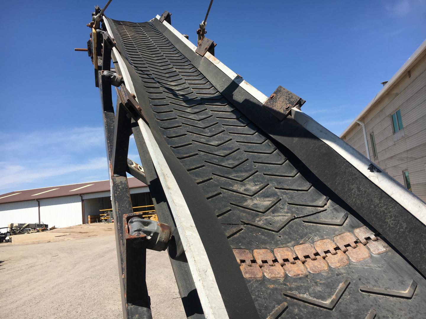 ./imagenes/INVOICE/2019/16678/RECUPERADORA DE ASFALTO INGERSOLL RAND PC1000R (4).JPG